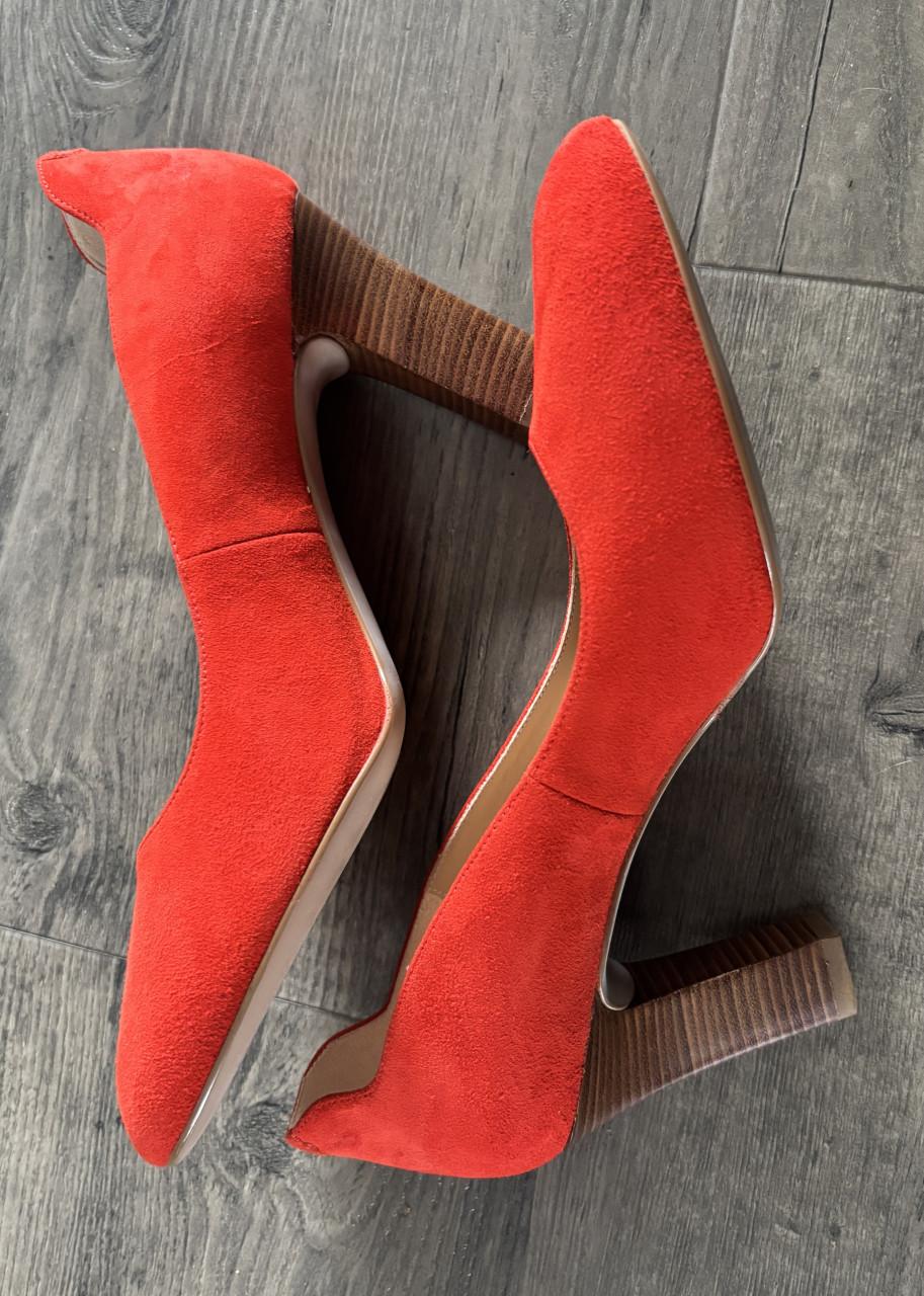 Rode pumps maat 39
