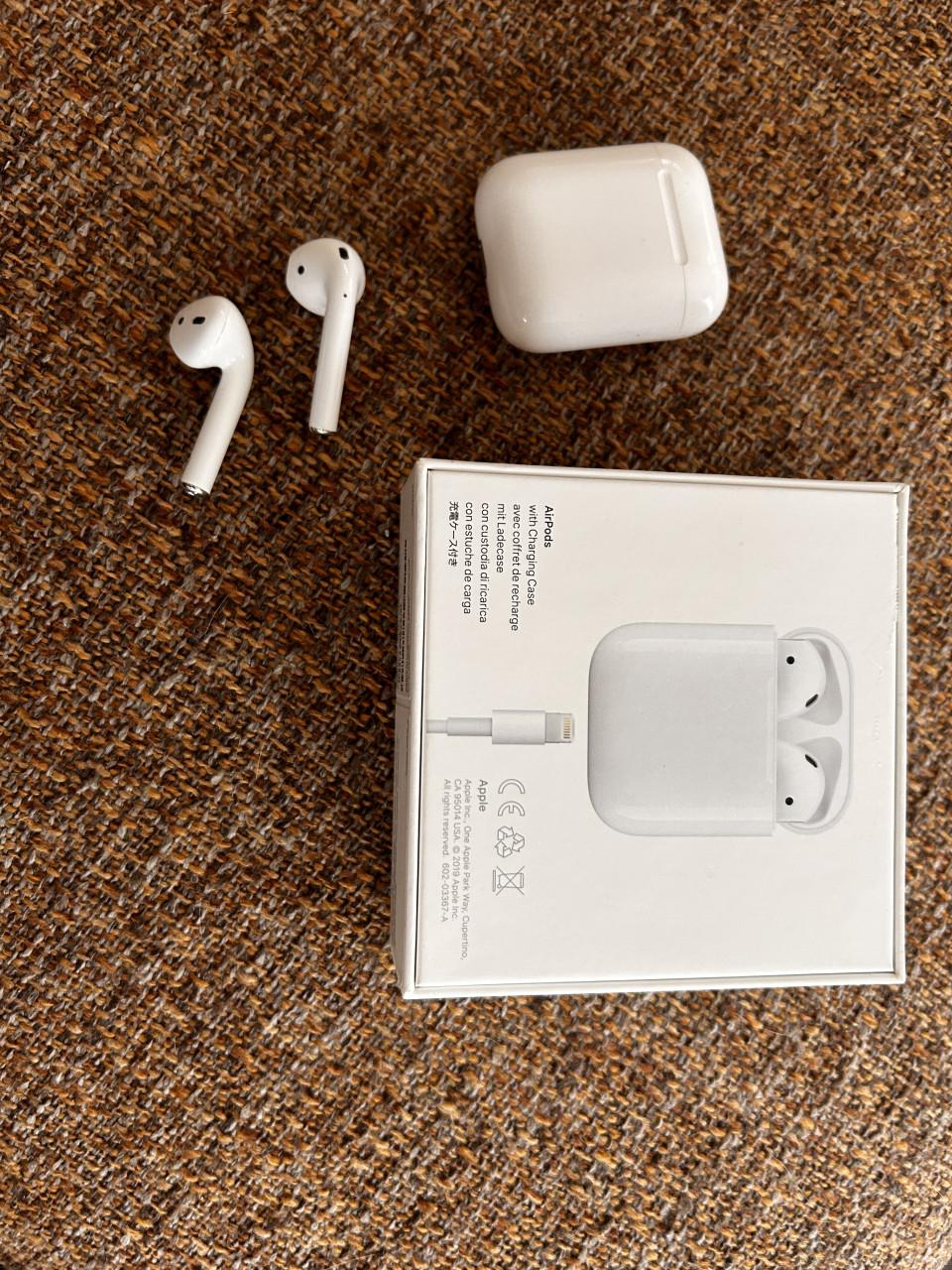 Apple AirPods  (2e generatie, 2019) nauwelijks gebruikt