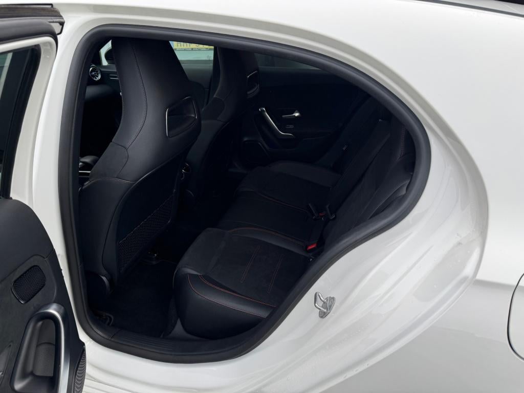 Mercedes-Benz A-Klasse 250 e business solution amg night limited automaat ,