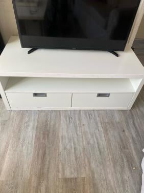 TV-meubel wit in goede staat GRATIS