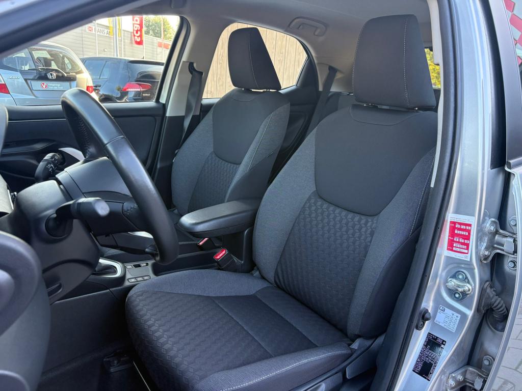 Toyota Yaris 1.5 hybrid 115 business