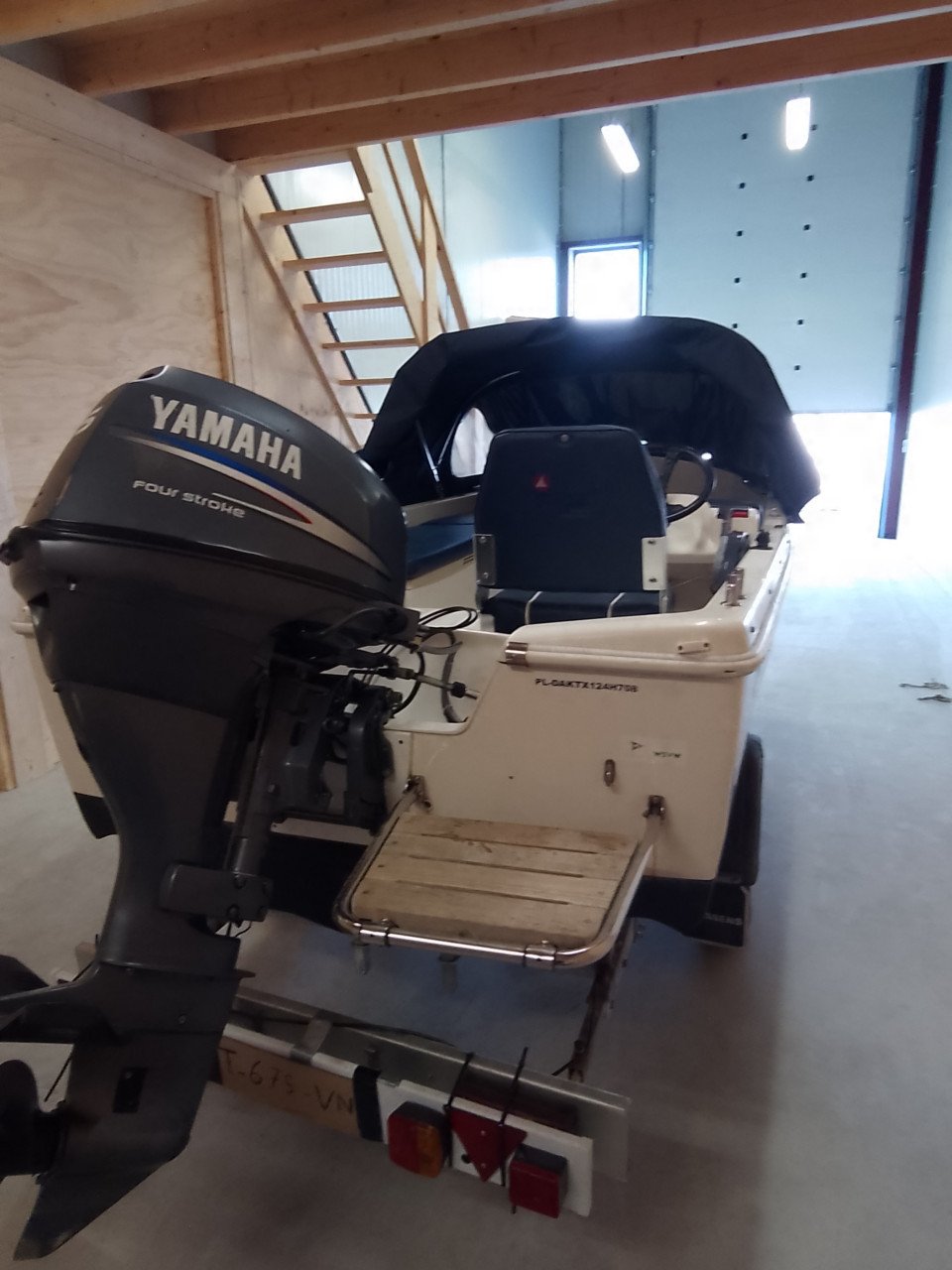 Toer visboot 25 pk elek abrio kap trailer
