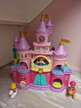 Vtech vrolijke vriendjes kasteel + extra's