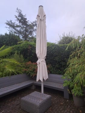 Grote horeca parasol wit
