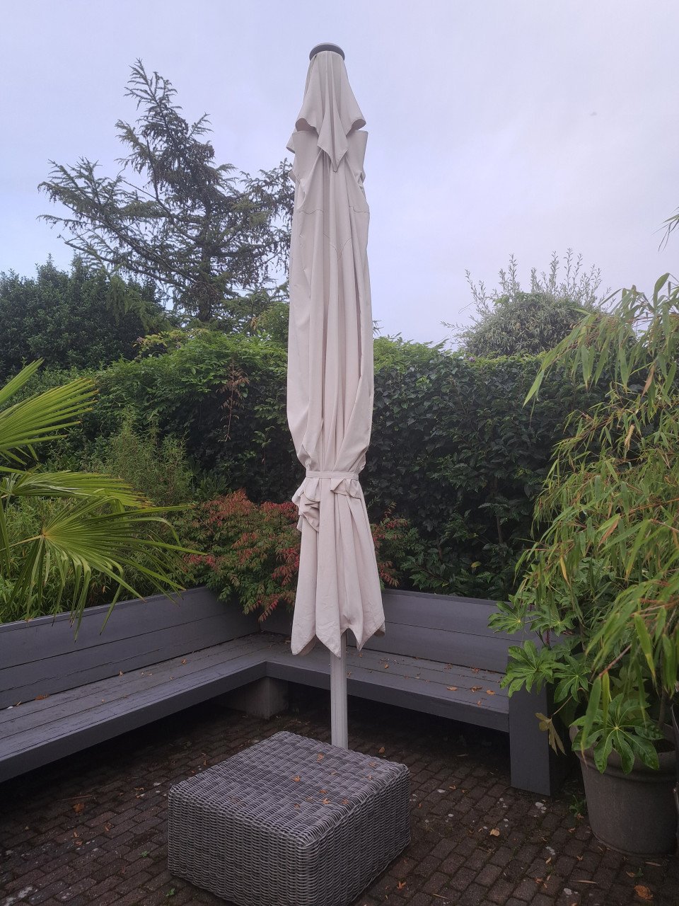 Grote horeca parasol wit
