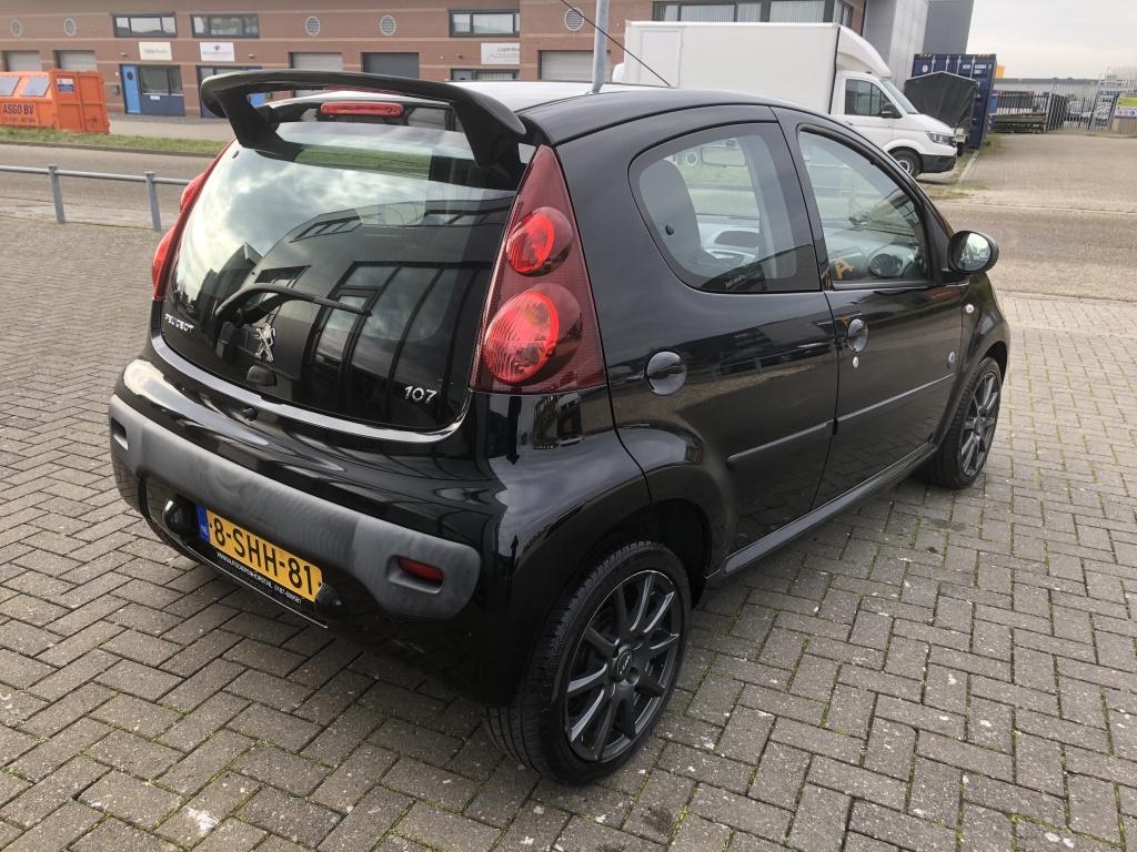 Peugeot 107 1.0 envy 1e eigenaar