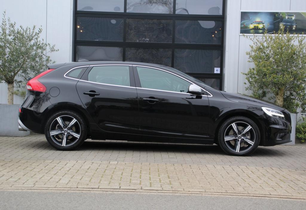 Volvo V40 1.5 t2 r-design automaat - leder/alcantara - led - navi - pdc + c