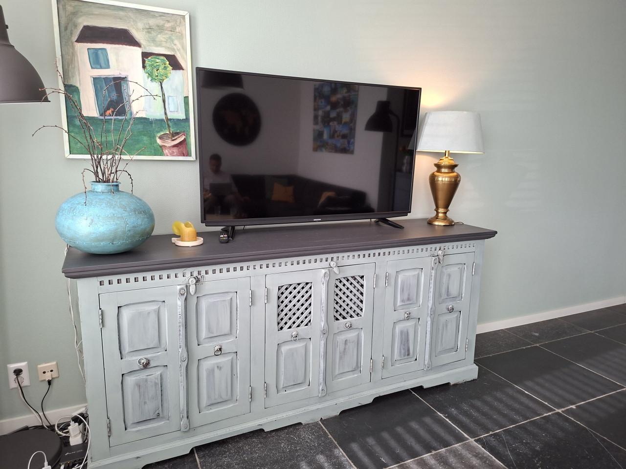 Dressoir vintage prachtig amper gebruikt