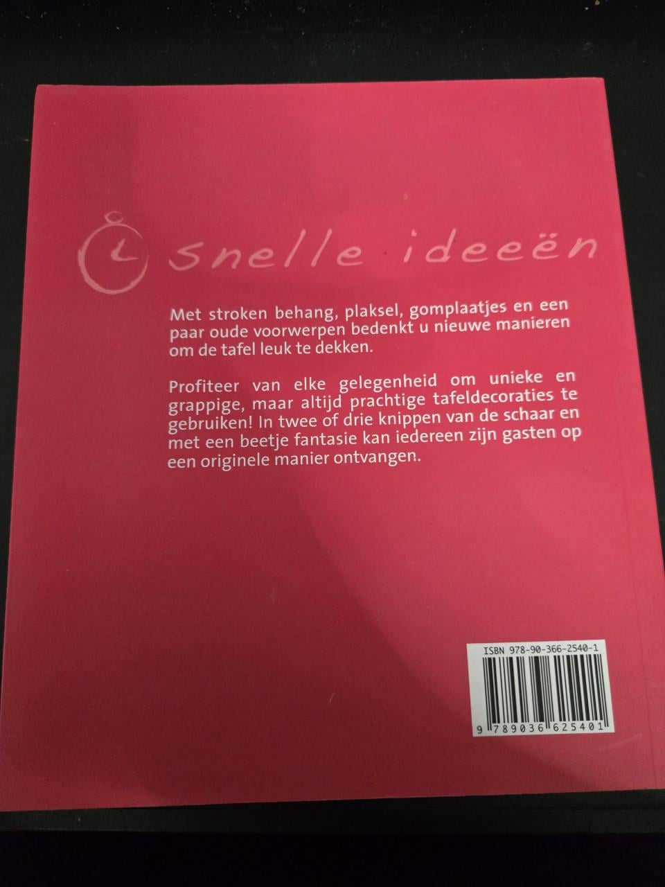 Boek "Snelle ideeën Tafelversiering" geschreven door Virginie Desmoulins
