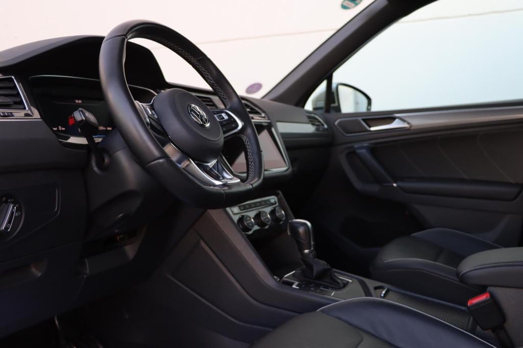 Volkswagen Tiguan 1.4 tsi act highline business r 150pk dsg6  full options 