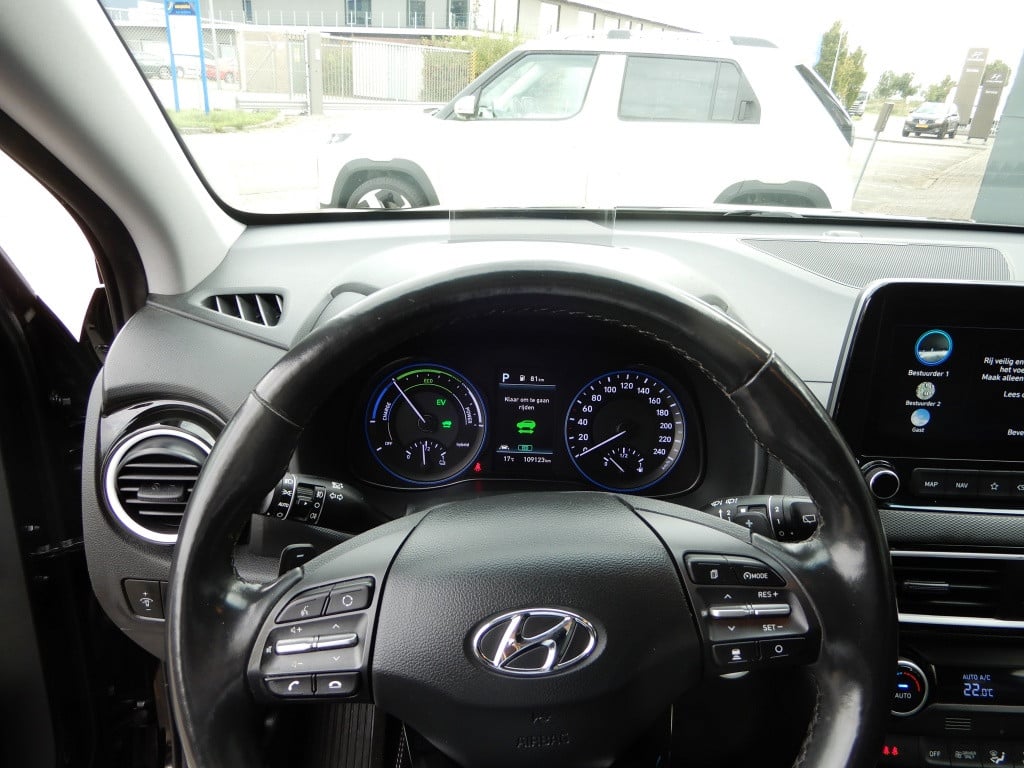 Hyundai Kona 1.6 gdi hev premium | 1e eig. | nl auto | trekhaak