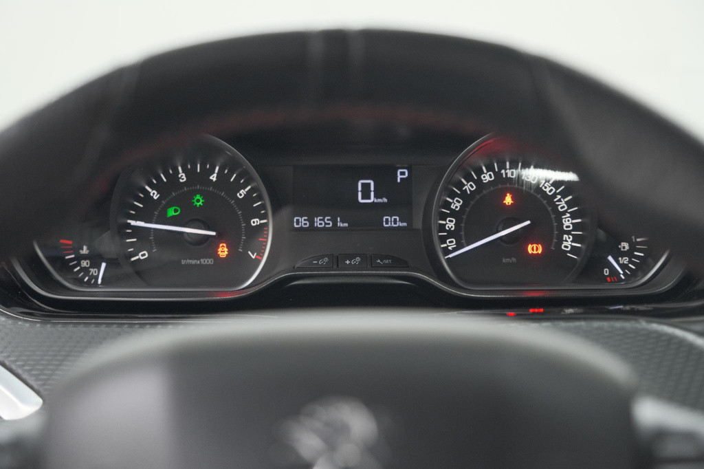 Peugeot 208 puretech 110 gt-line | apple carplay | parkeersensoren | climat
