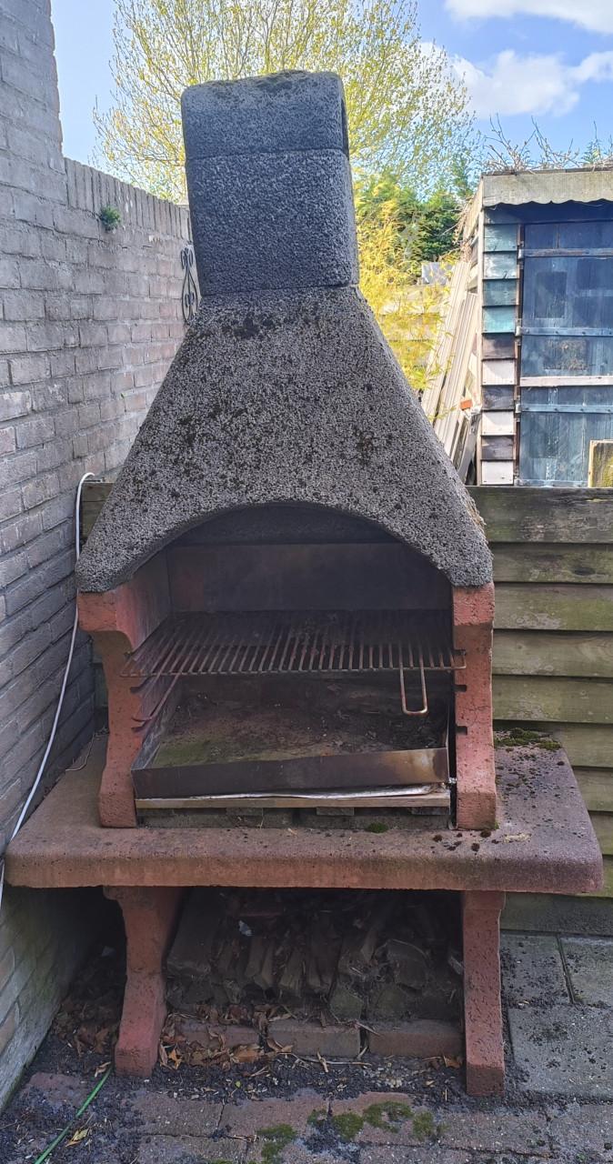 Stenen buitenbarbecue