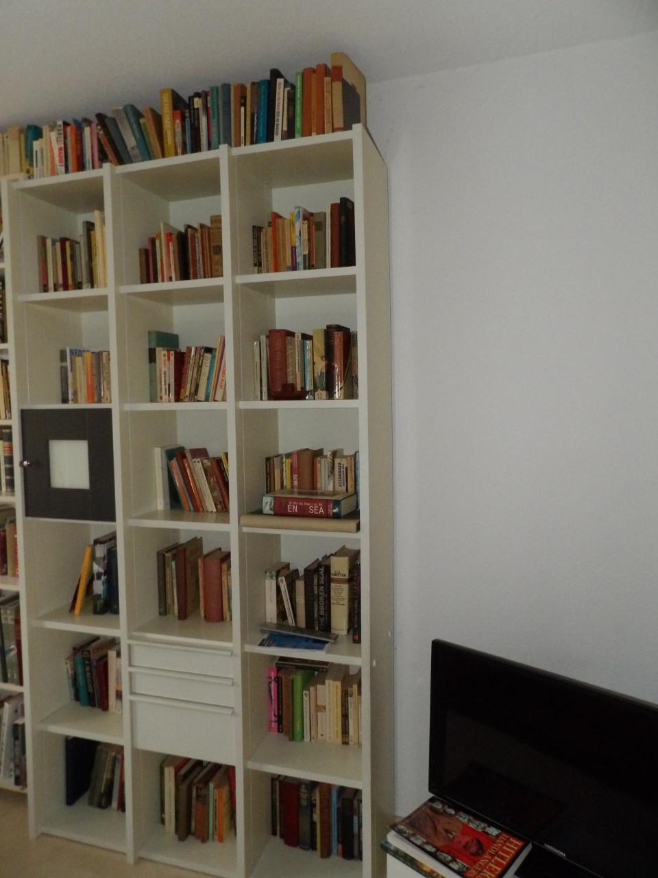 Interlubke boekenkast met kluisje en lades