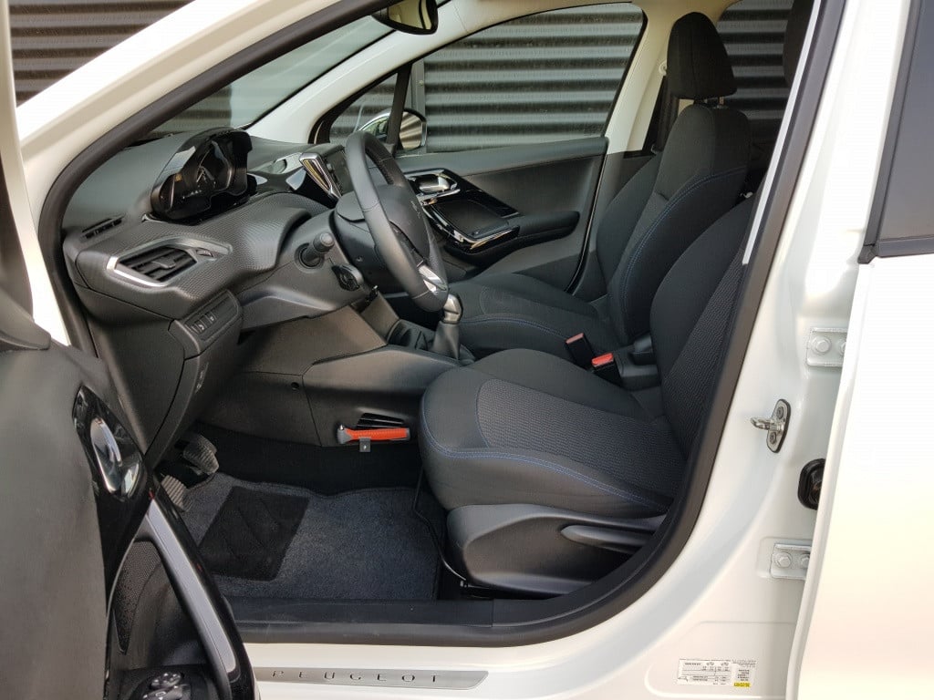 Peugeot 208 signature 1.2