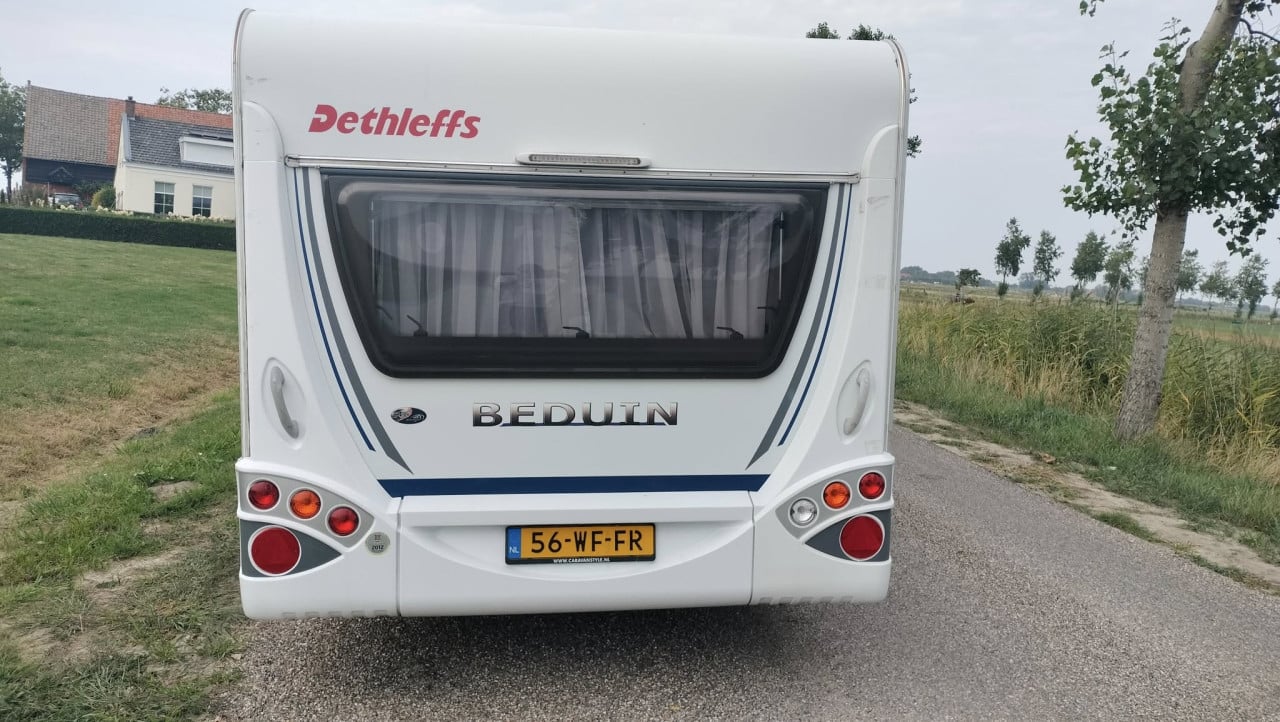 Dethleffs 540 (2009) ENKELE BEDDEN / Mover / Voortent