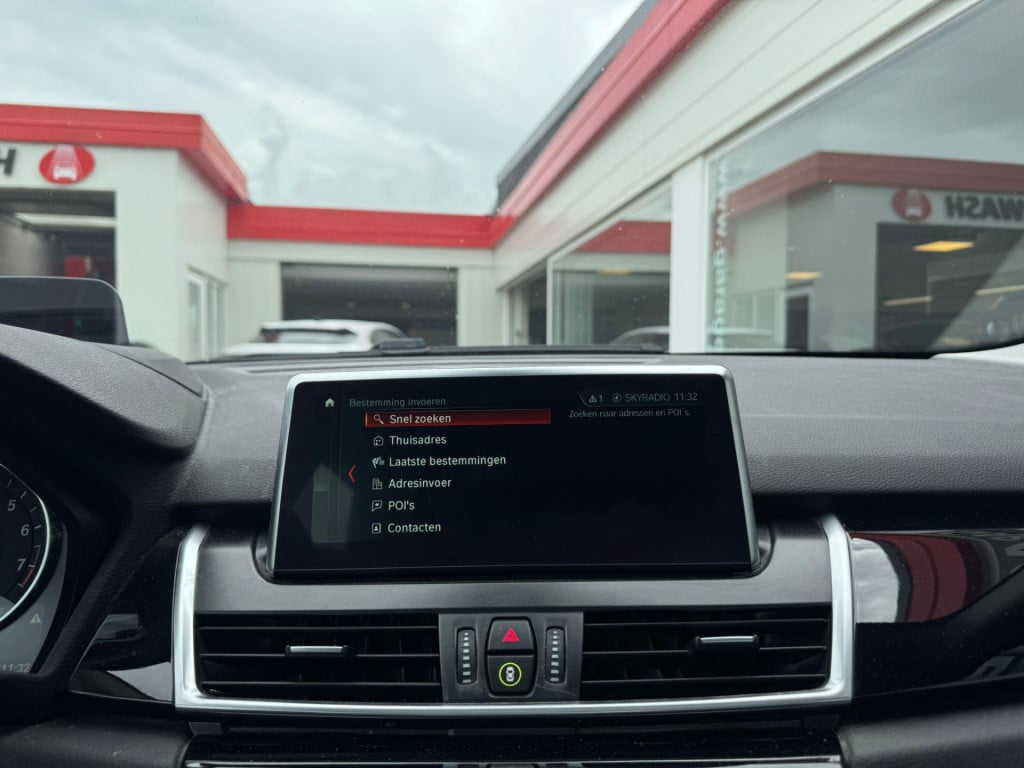BMW 2-serie active tourer 220i high executive