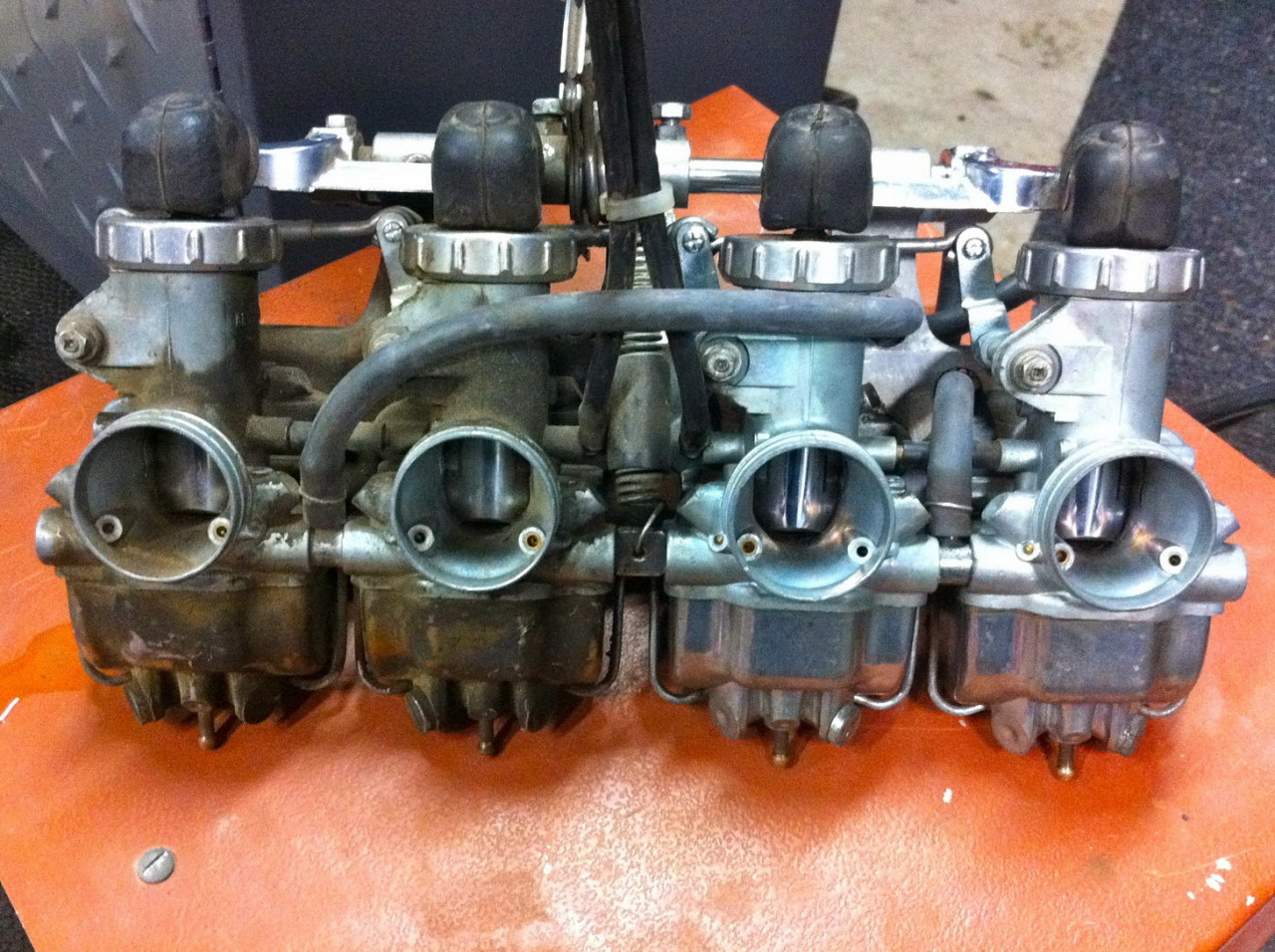 Carburator onderhoud , reparatie & tuning