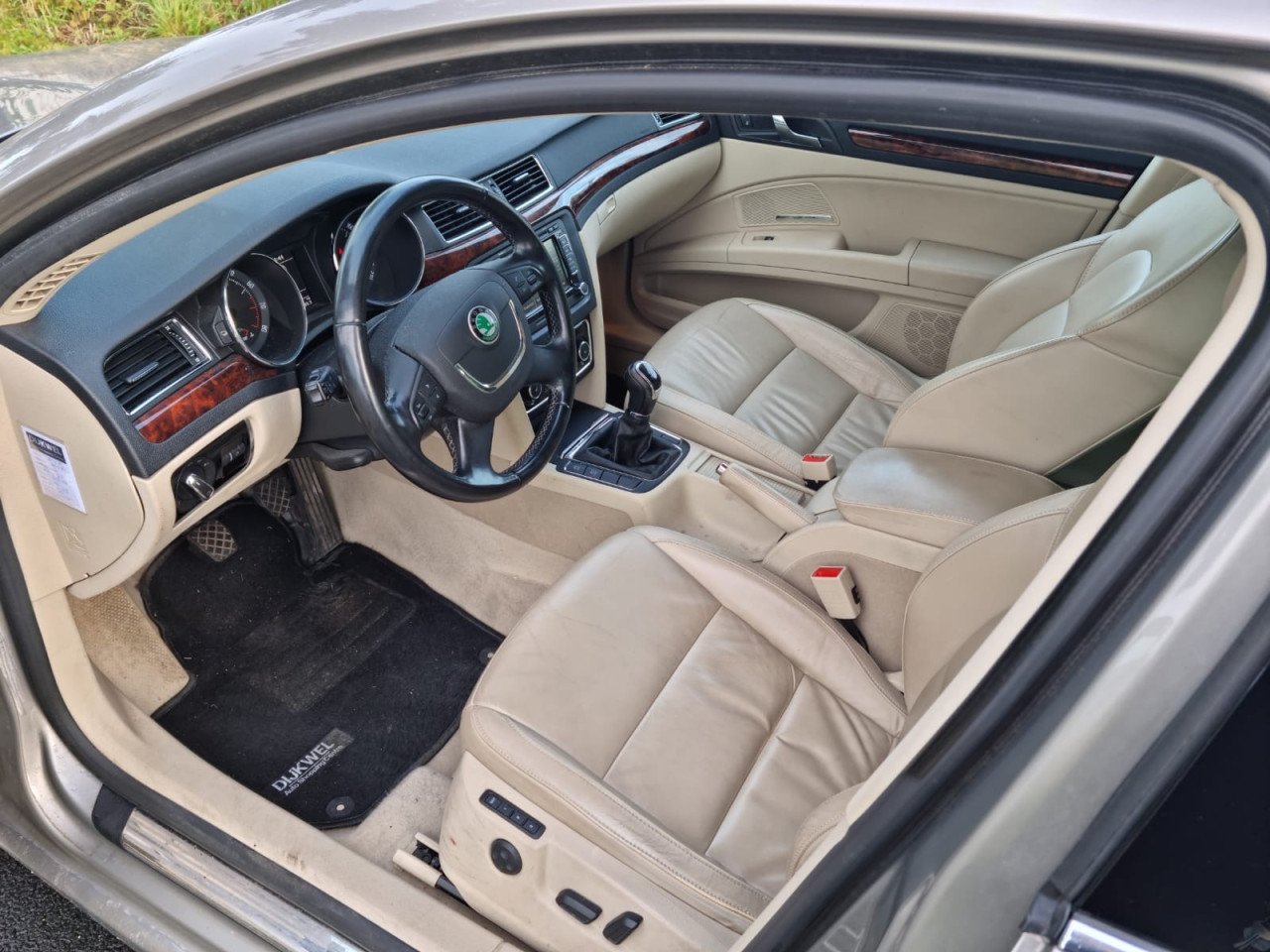 Skoda superb combi 1.8tsi elegance business line bj 2011