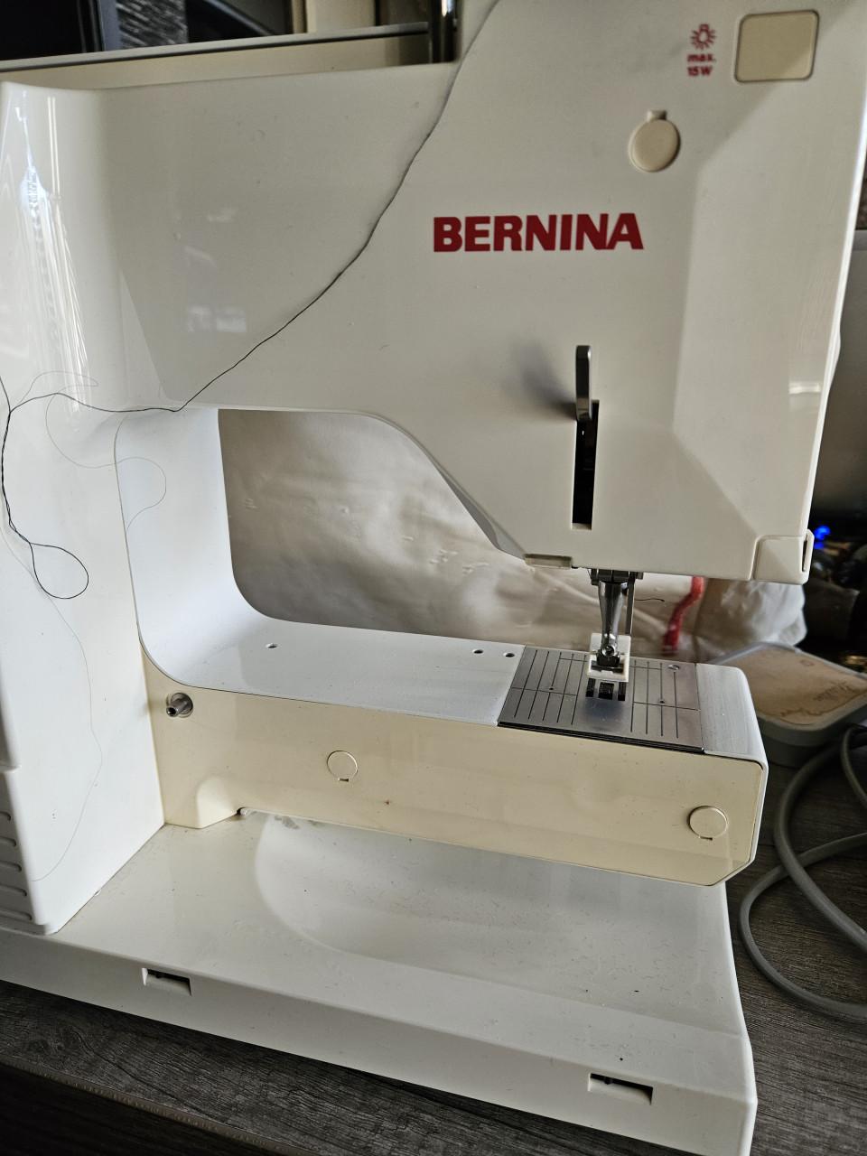 Mooie werkende Bernina 1000 special naaimachine groot pedaal
