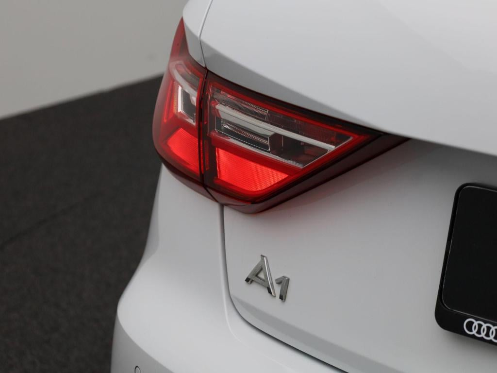 Audi A1 Sportback 25 tfsi pro line | apple carplay / android auto | navigat