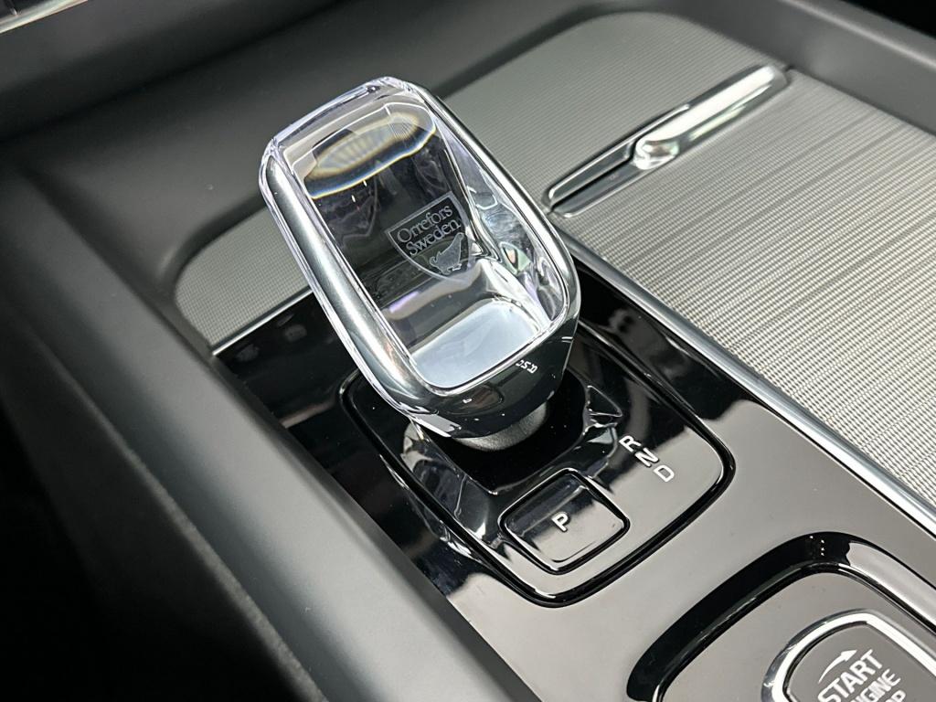 Volvo XC60 t6 398pk recharge black edition ultra| pano| luchtvering| 360 ca