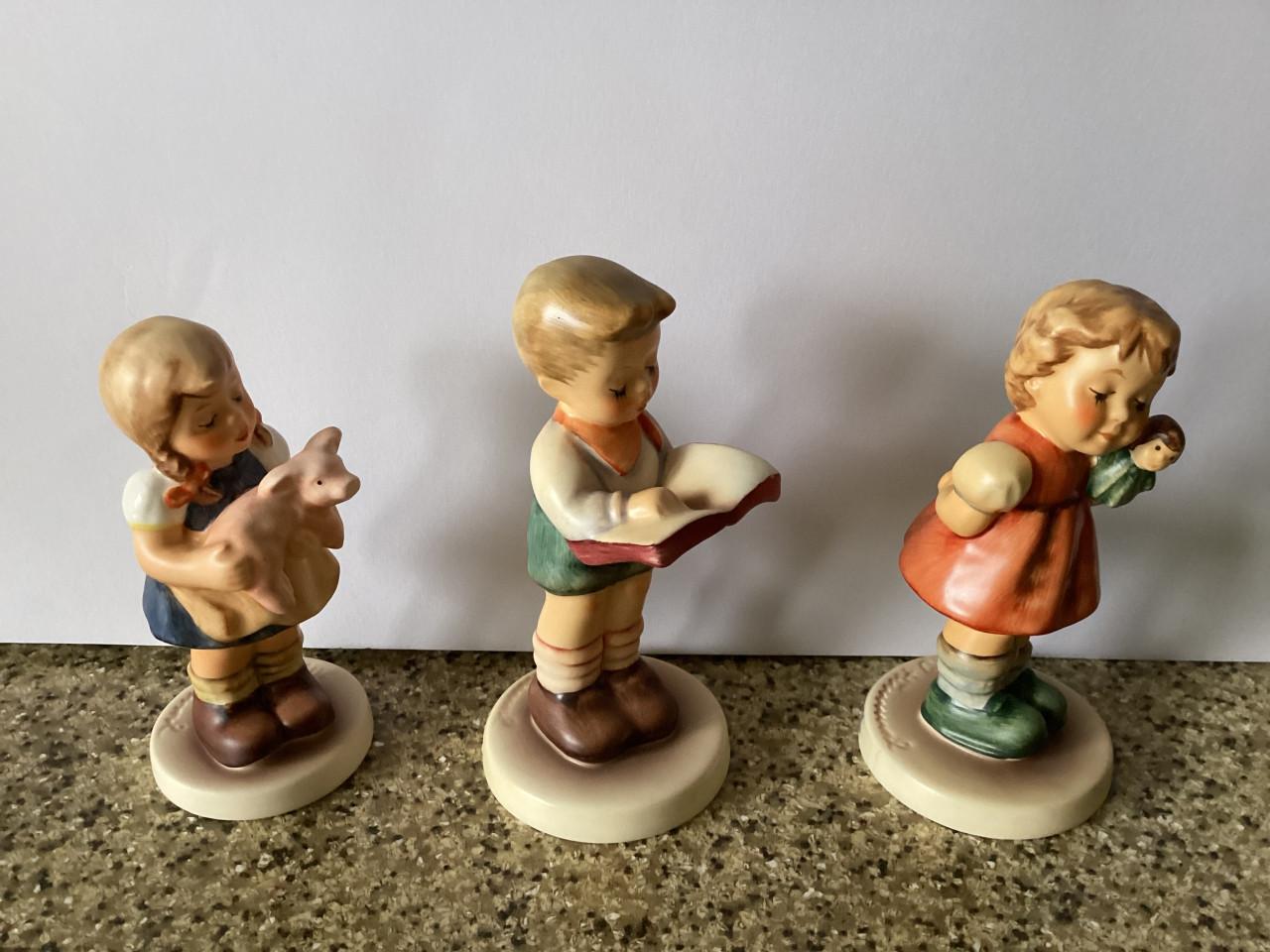 3 Hummeltjes.    Goebel.      Alle 3 helemaal gaaf.   17,50 euro per stuk.