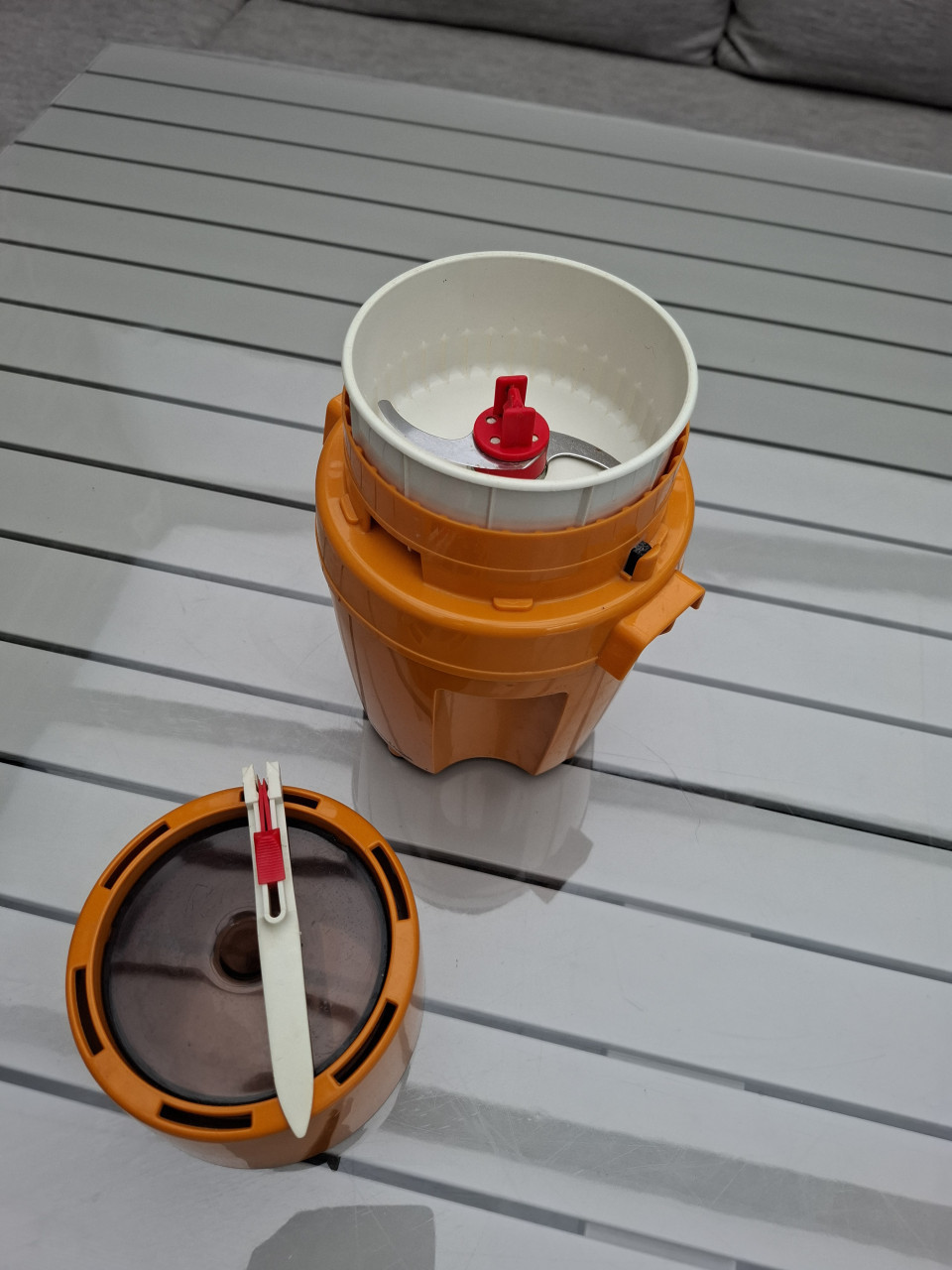 Moulinex vintage oranje Moulinette type 320 hakrobot