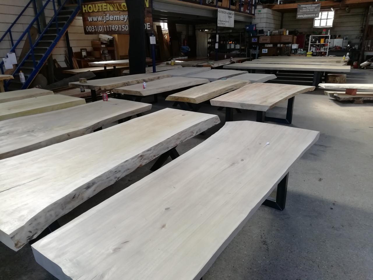 Boomstamtafels, tafelbladen planken