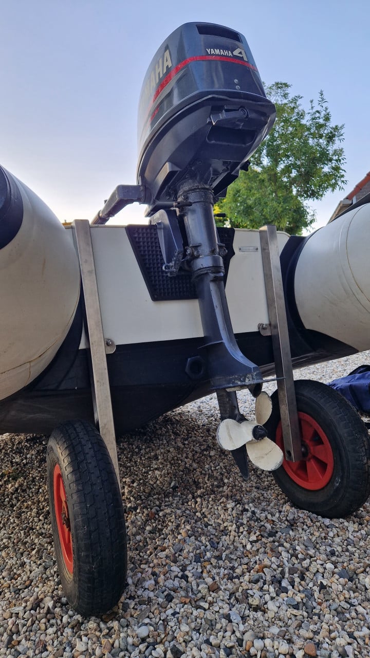 Yam 265S rubberboot met Yamaha 4 pk buitenboordmotor