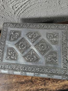 Vintage Metalen Sieradendoos met Blauw Fluweel nette staat