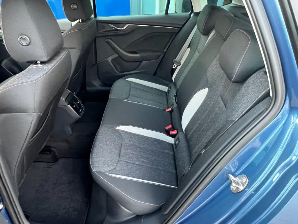Skoda Kamiq 1.5 tsi act business edition, 150 pk, achteruitrijcamera enz...
