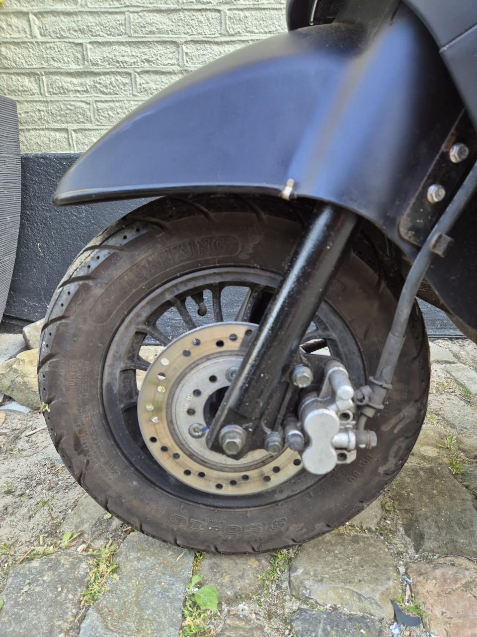 Scooter BTC Riva