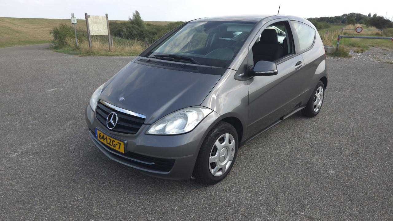 Mercedes A 150-2010- APK-Nette staat- Nette all-season banden