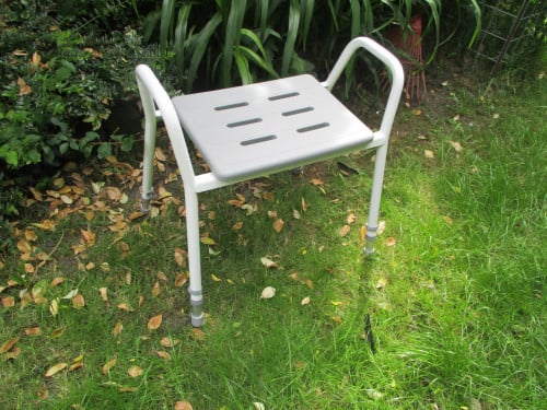 Te koop stevige douchekruk (max 150 kg)