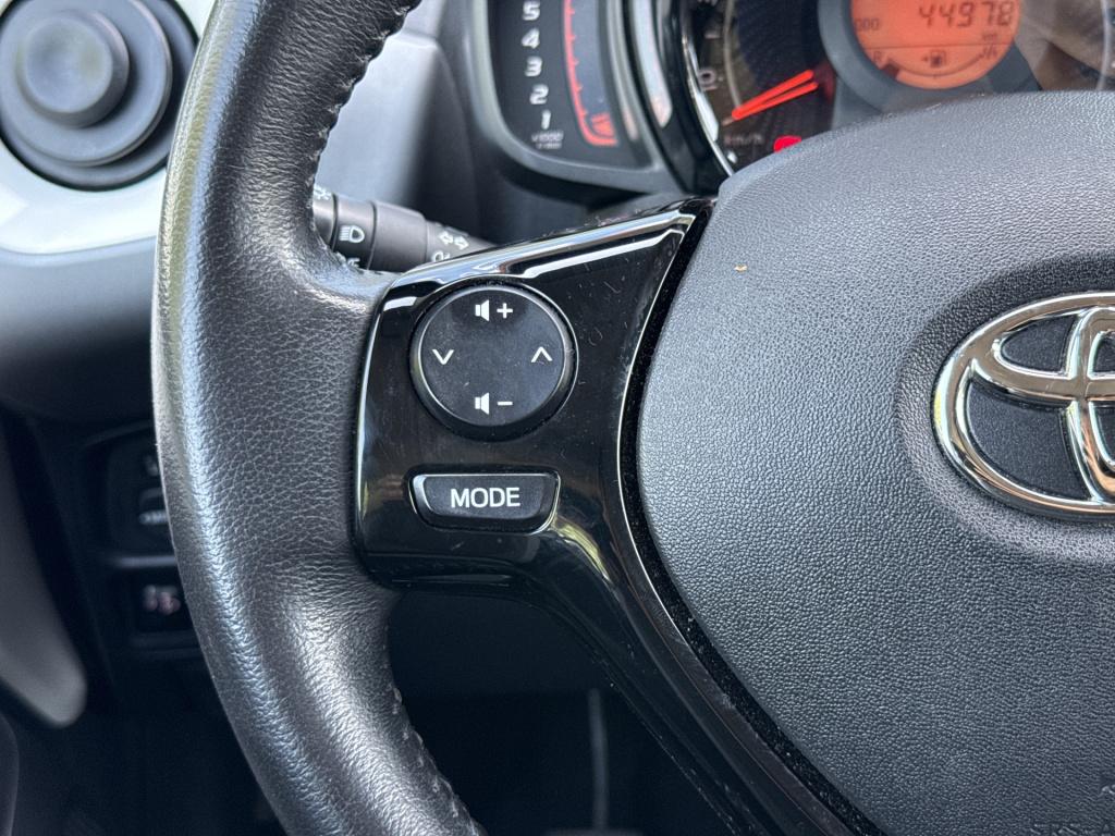Toyota Aygo 1.0 vvt-i x-play | cruisec. | camera | airco | carplay | sportv