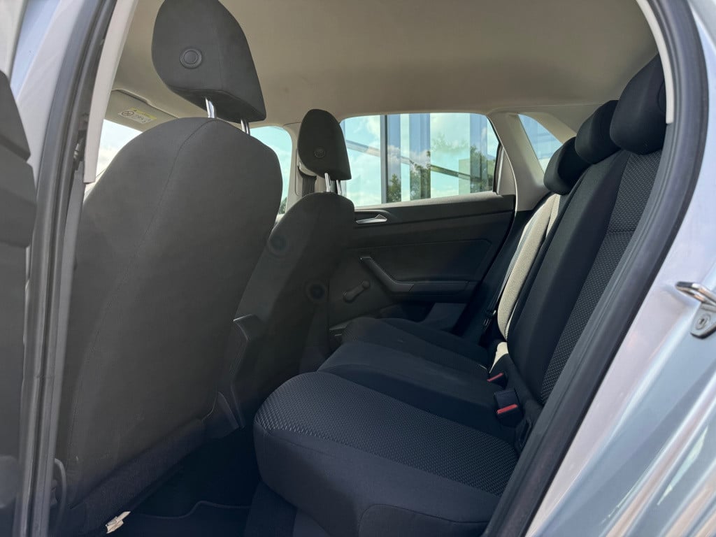 Volkswagen Polo 1.0 tsi highline * carplay * pdc 2x * airco * 18 inch