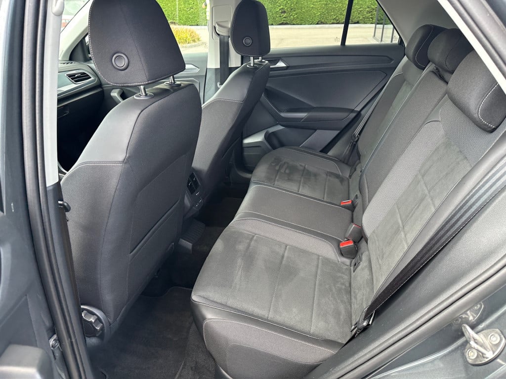 Volkswagen T-roc 1.5 tsi 150pk dsg style | trekhaak | navi | iq light | ada