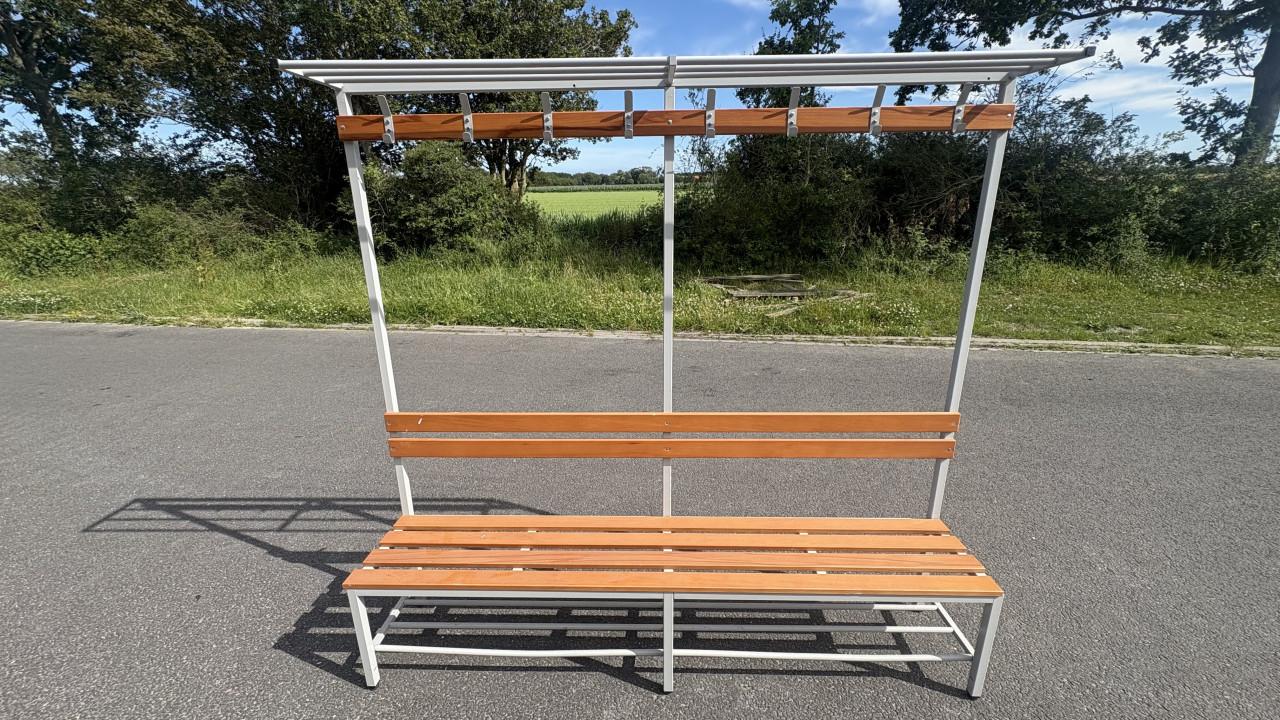 Kleedkamerbankje