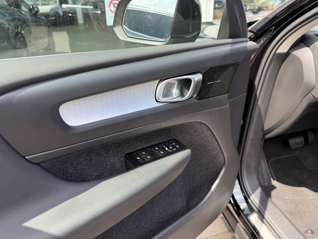 Volvo XC40 t4 211pk recharge inscription exp| panodak| camera| stoel+stuur.