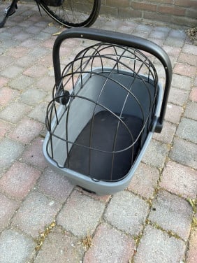 Hondenmand voor op de fiets