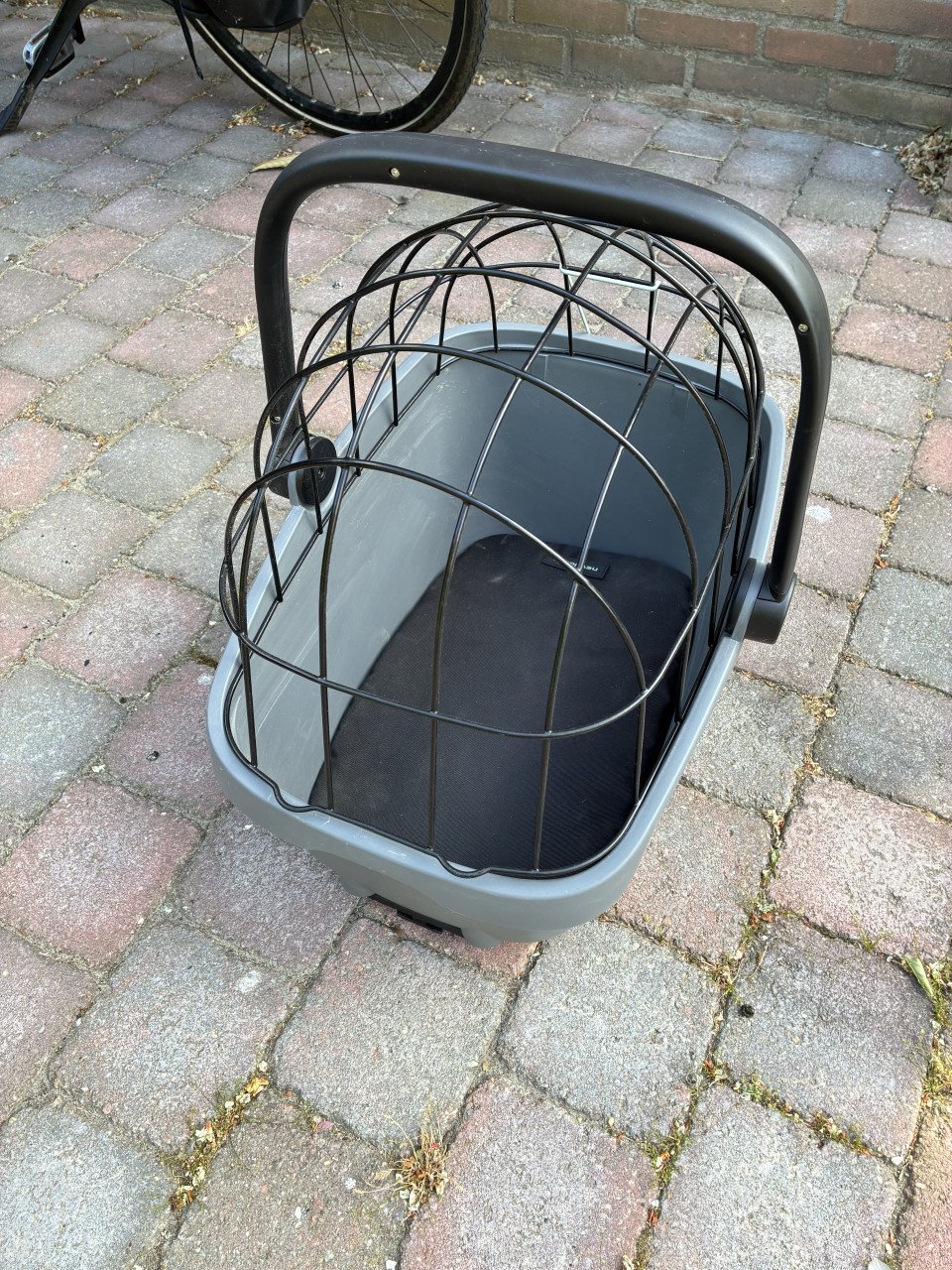 Hondenmand voor op de fiets