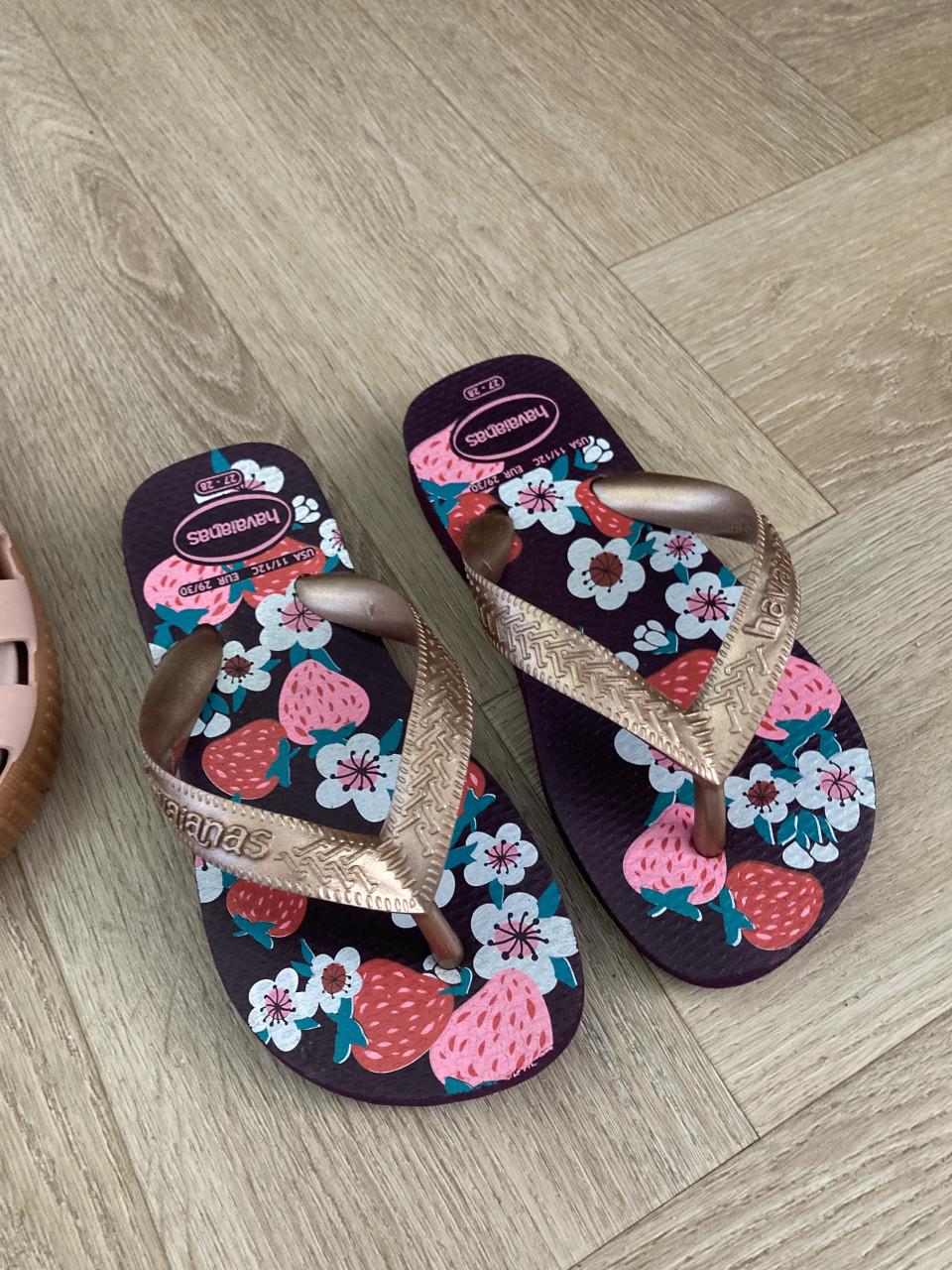 Waterschoenen en teenslippers maat 27 28