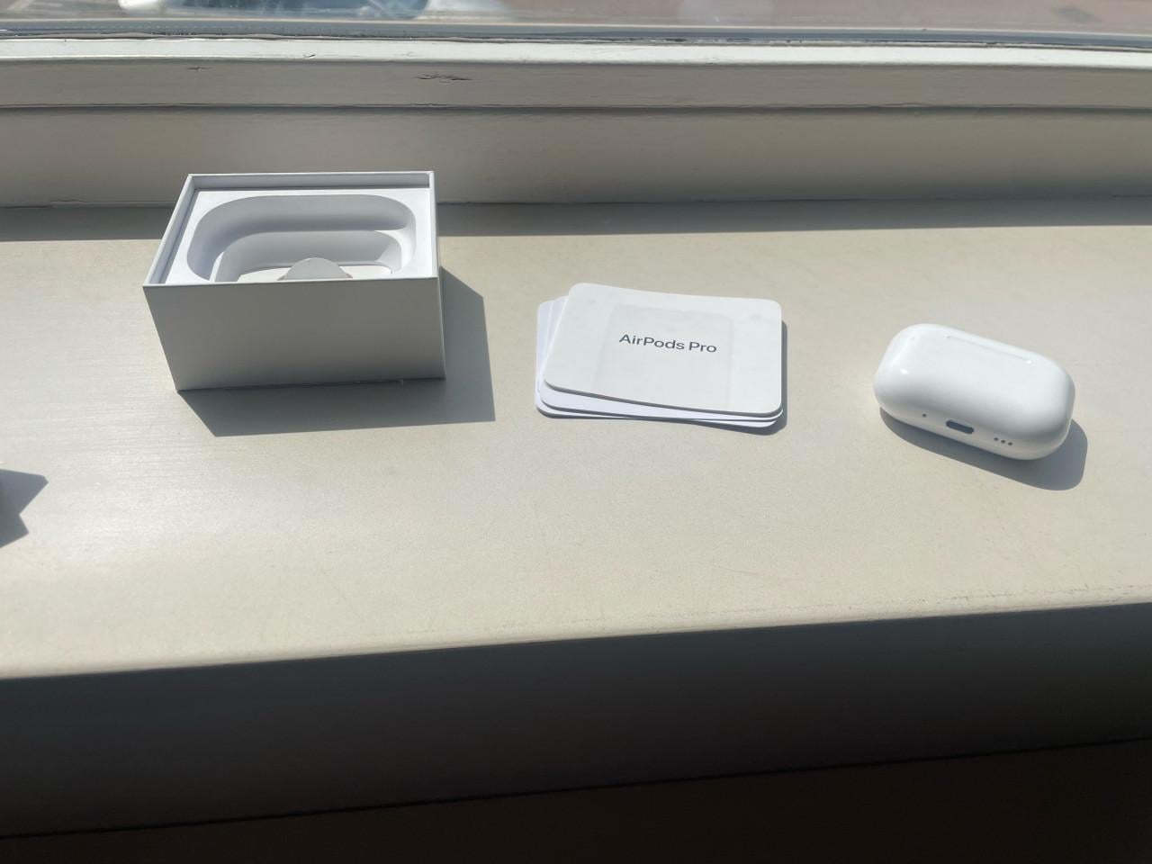 Airpods Pro 3 case en rechter oortje