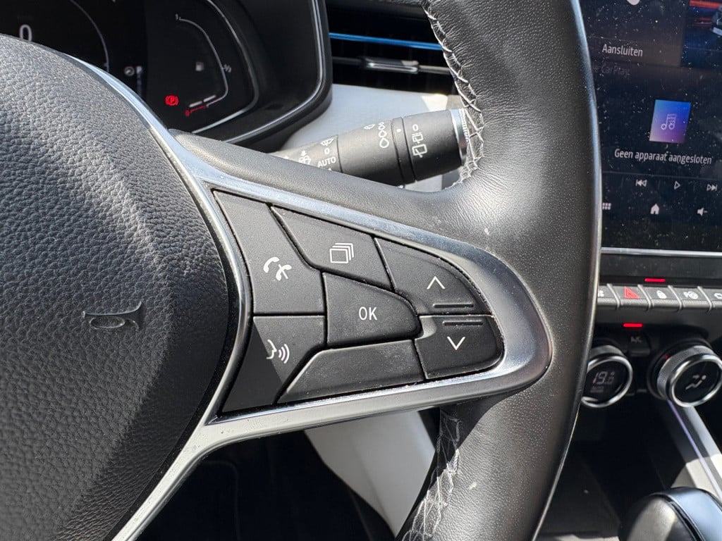 Renault Clio 1.6 e-tech hybrid 140 zen