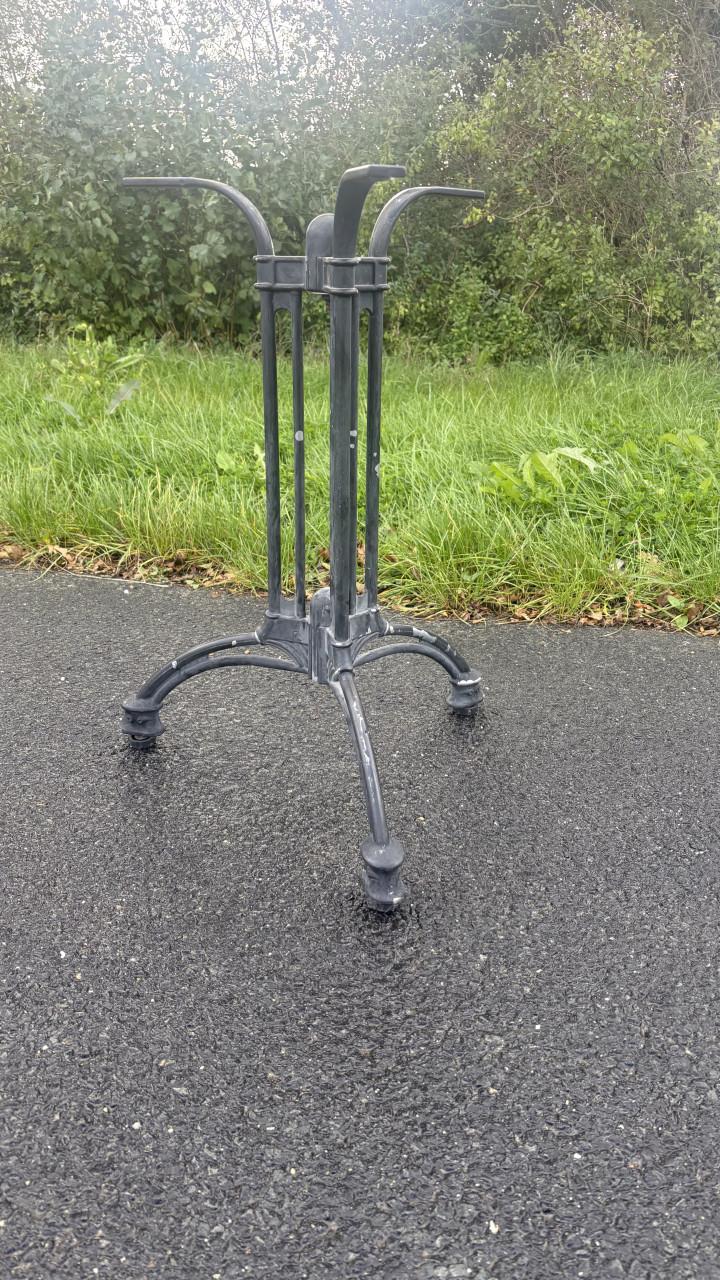 Metaal onderstel voor tuintafel