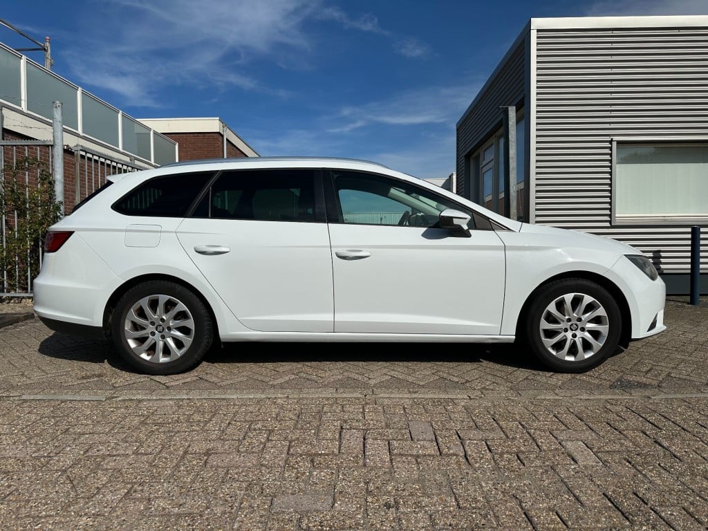Seat Leon seat leon st 1.0 ecotsi style connect carplay camera dab+ led