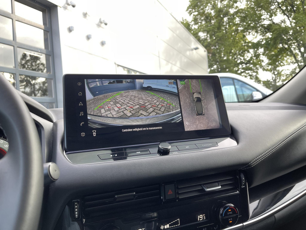 Nissan Qashqai 1.3 mhev n-connecta design pack | panoramadak | navigatie | 