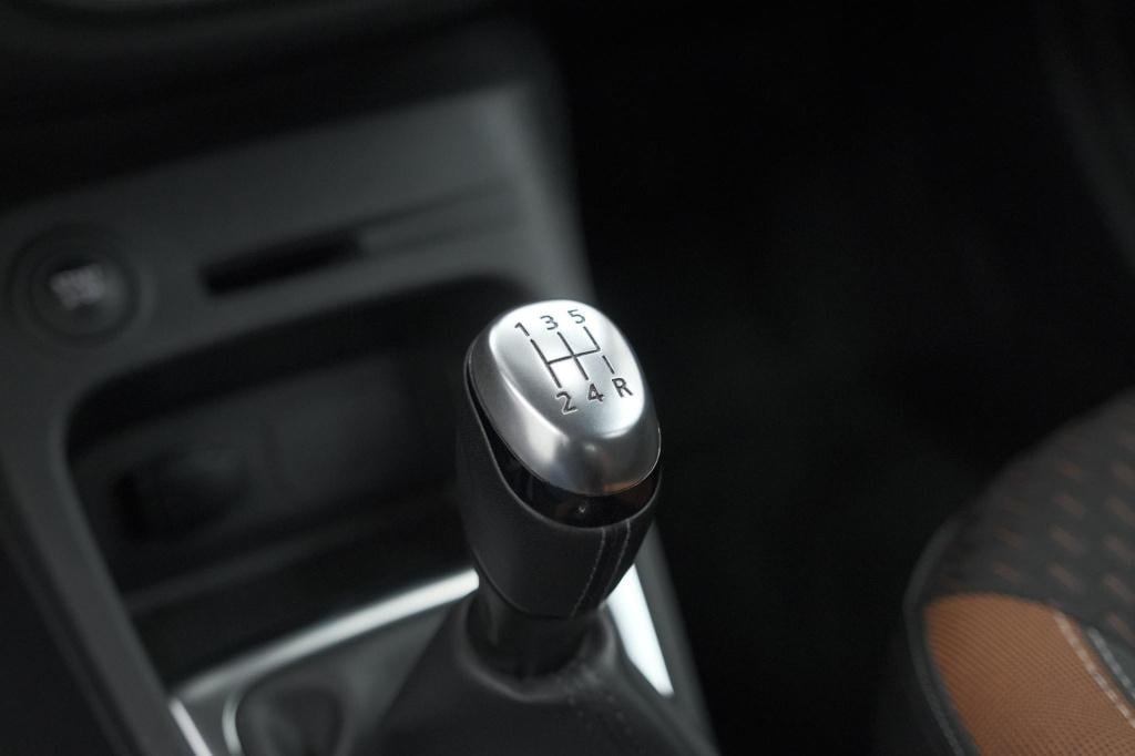 Renault Captur tce 90 intens | trekhaak | allseason banden | navigatie | pa