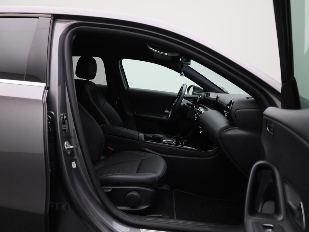 Mercedes-Benz A-Klasse 180 business solution | automaat | navigatie | achte
